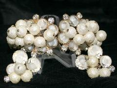 White (chalk Or Milk) Chatons Only Givre Earrings Clip