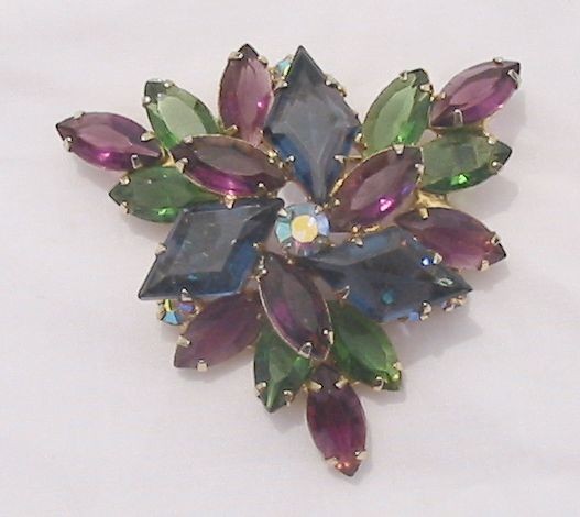 Front view of Diamond Brooch