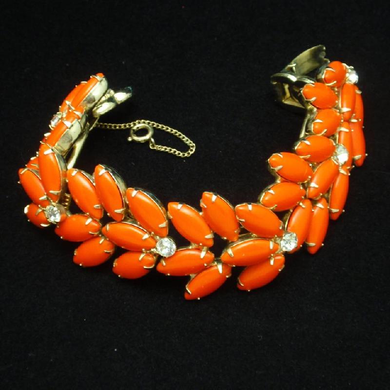 Front view of Orange Cabochons Bracelet 5 Link