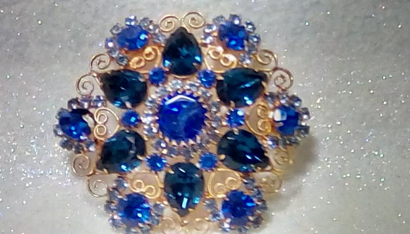 Front view of Blue Pear Belt Buckle