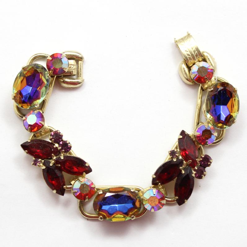 Front view of Red Oval Multi-Color/Shaded Bracelet 5 Link
