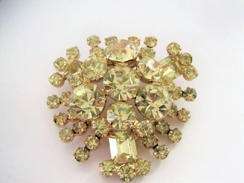 Front view of Yellow Emerald Cut Brooch