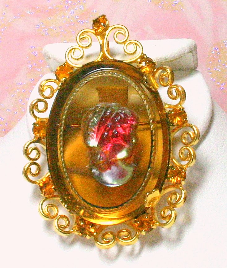 Front view of Topaz Chatons Only