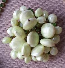 Green Chatons Only Givre Brooch