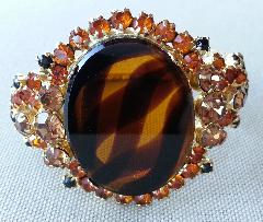 Topaz Oval Striped Bracelet Clamper