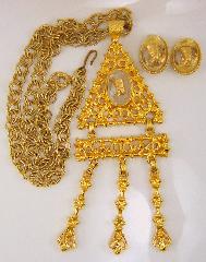 Clear Oval Molded/Cut Earrings Clip