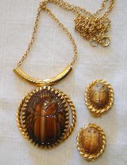 Topaz Cabochons Molded/Cut Pendant