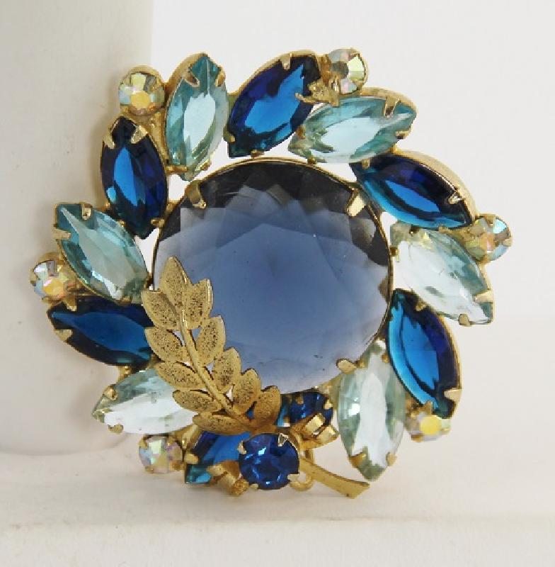 Front view of Blue Dentelle Brooch