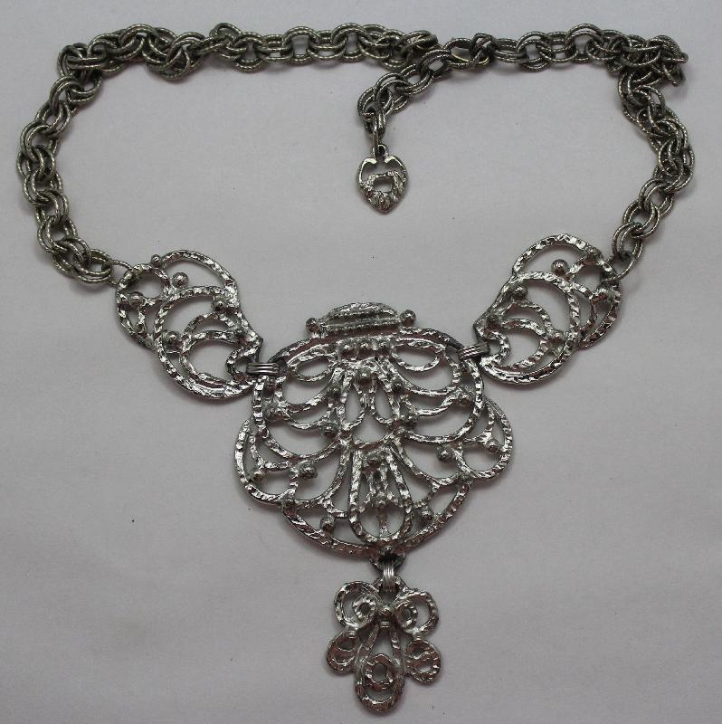 Front view of Anchor Necklace