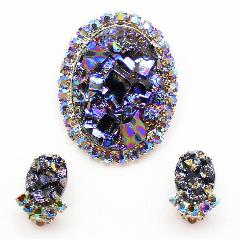 Black (jet) Cabochons Molded/Cut Earrings Clip