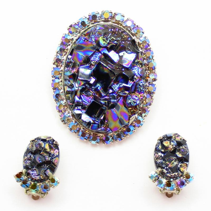 Front view of Black (jet) Cabochons Molded/Cut Earrings Clip
