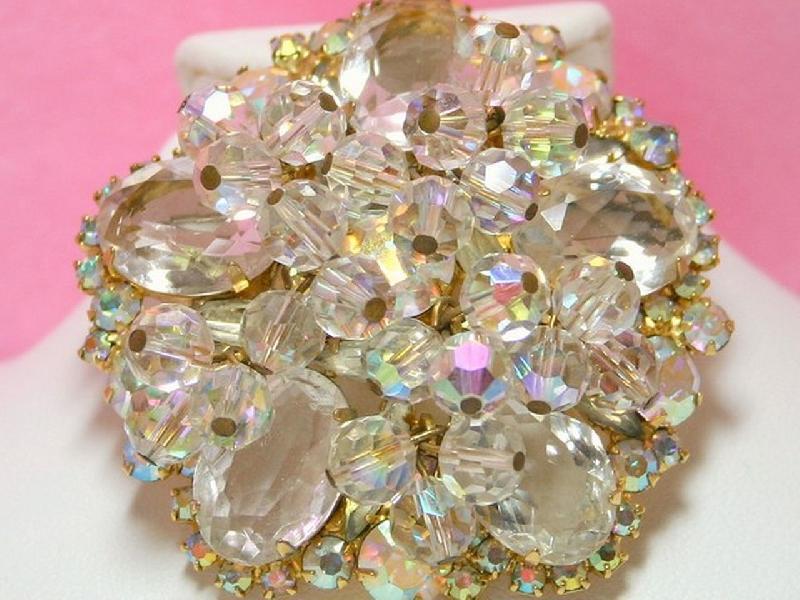 Front view of Clear Oval Brooch