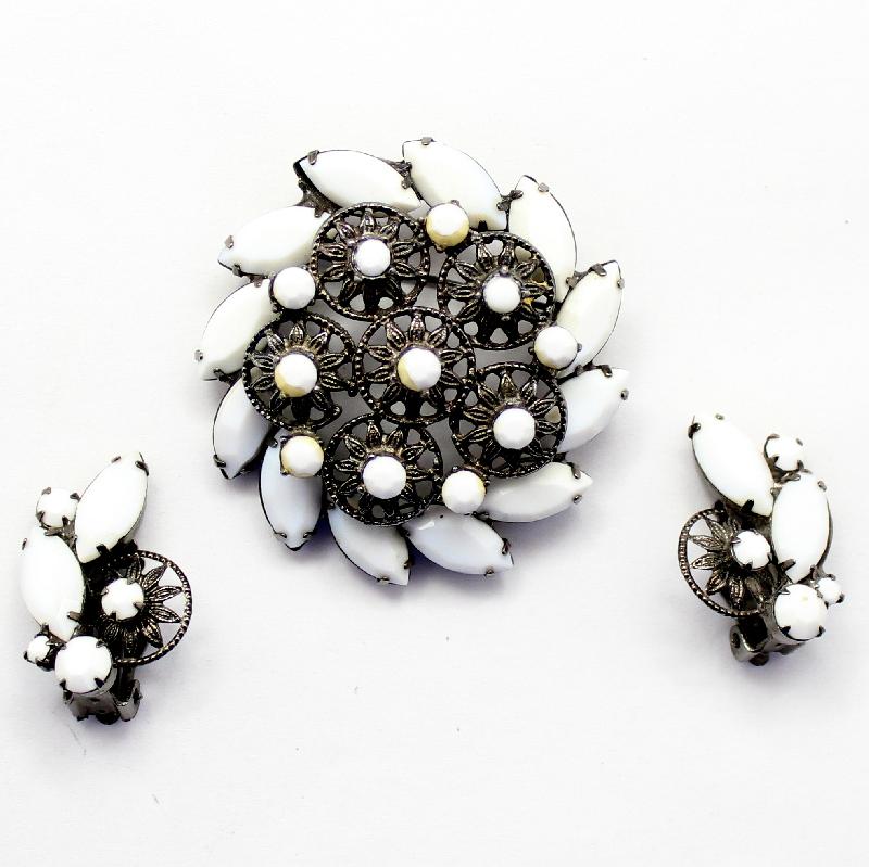 Front view of White (chalk Or Milk) Navettes Brooch