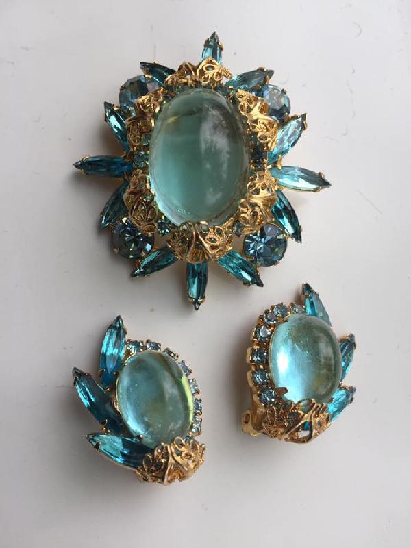 Front view of Blue Oval Plastic Earrings Clip