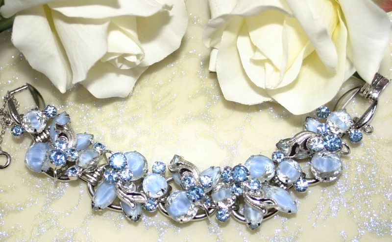 Front view of Blue Navettes Givre Bracelet 5 Link