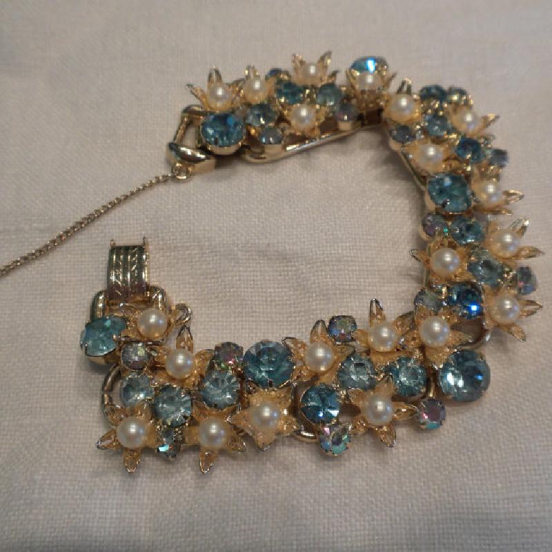 Front view of Multiple Colors Chatons Only Pearl Bracelet 5 Link