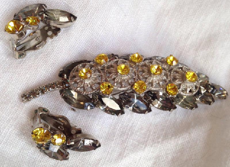 Front view of Gray (black Diamond) Navettes Brooch