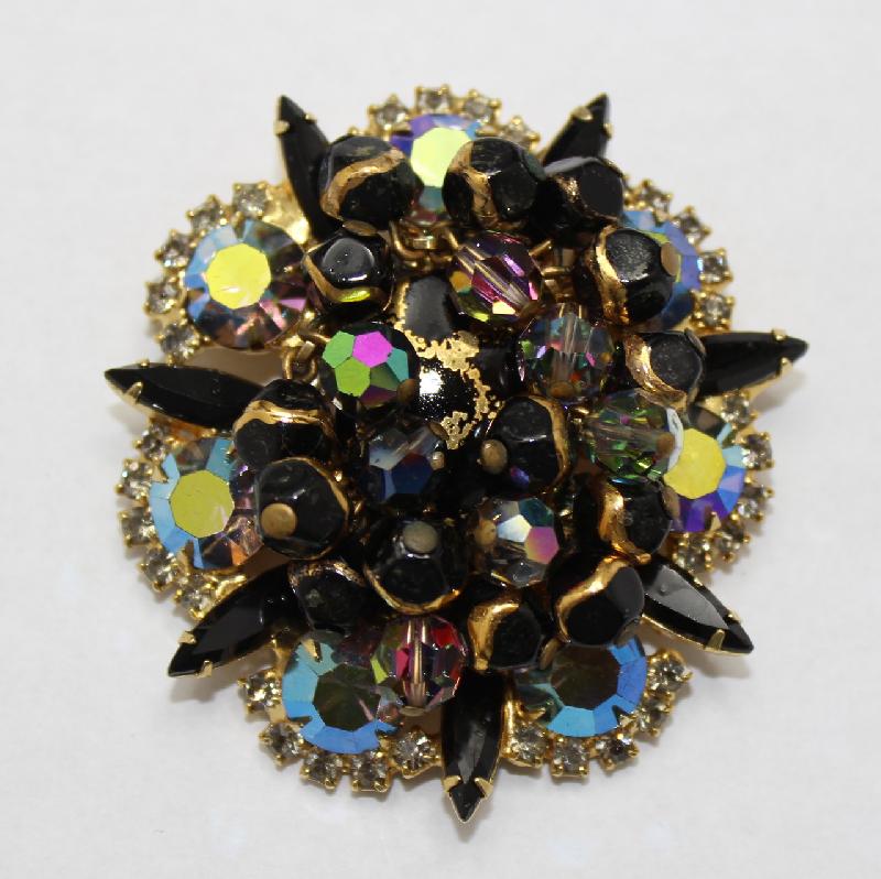 Front view of Black (jet) Navettes Spotted Brooch