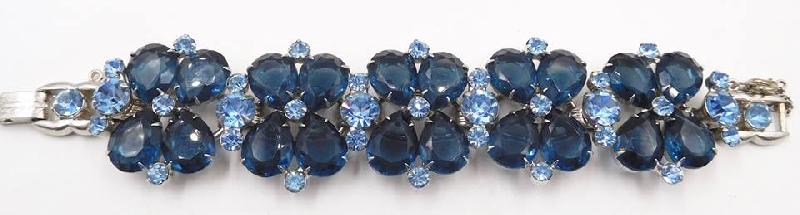 Front view of Blue Pear Bracelet 5 Link