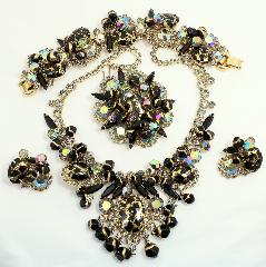 Black (jet) Cabochons Spotted Necklace