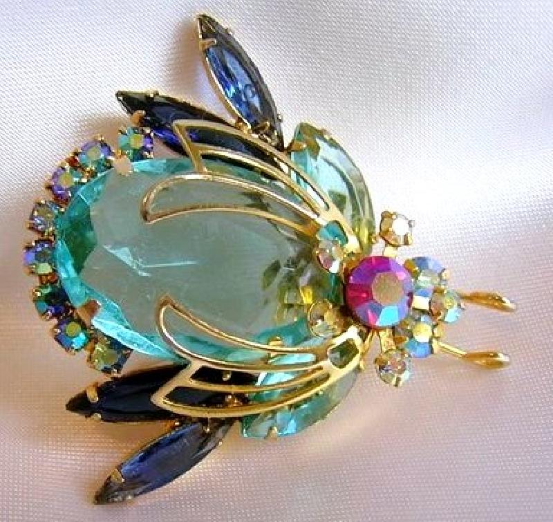 Front view of Blue Oval Brooch