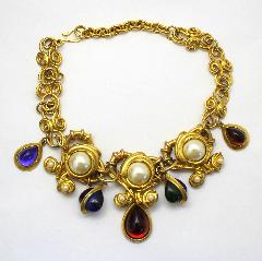 Multiple Colors Cabochons Pearl Necklace
