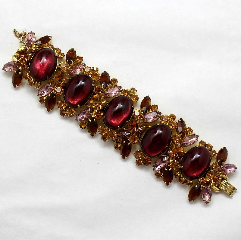 Front view of Multiple Colors Cabochons Bracelet 5 Link