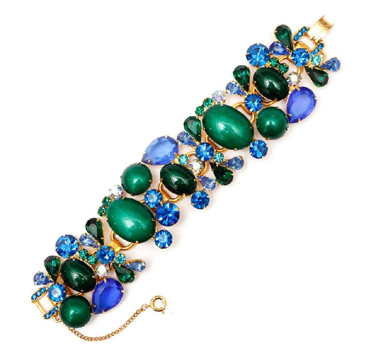 Front view of Multiple Colors Pear Plastic Bracelet 5 Link
