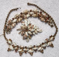 White (chalk Or Milk) Navettes Striped Necklace