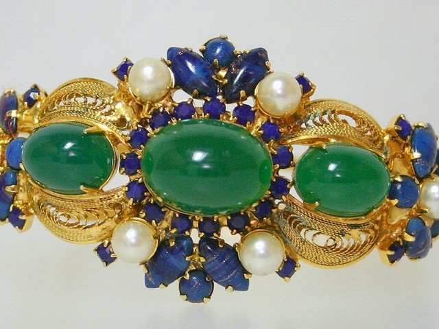 Front view of Cabochons Bracelet Clamper