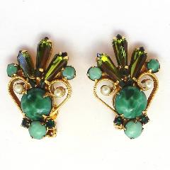 Green Spear Pearl Earrings Clip
