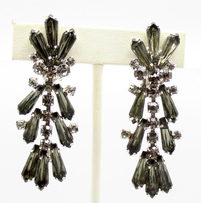 Front view of Gray (black Diamond) Pentagon Earrings Clip