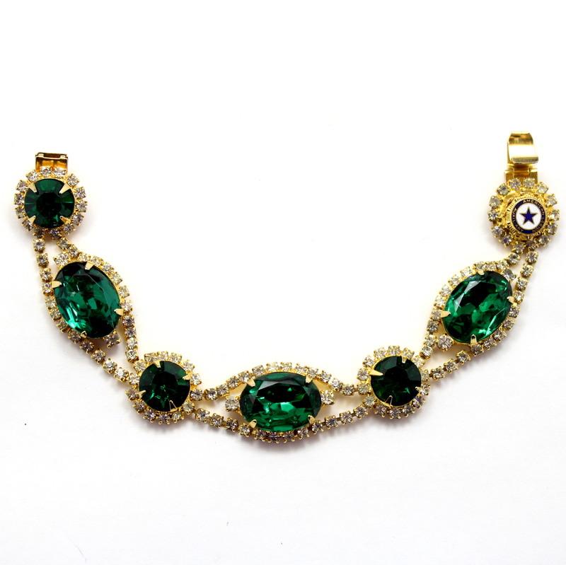 Front view of Green Oval Bracelet Flat Push In