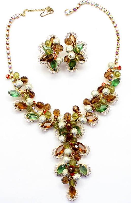 Front view of Fall Navettes Earrings Clip