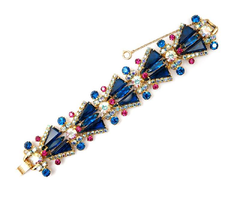 Front view of Patriotic Triangle Bracelet 5 Link