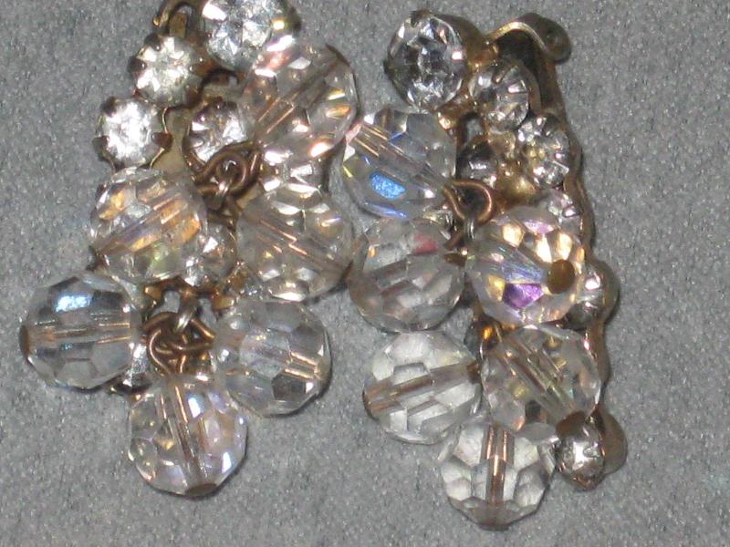 Front view of Chatons Only Earrings Clip