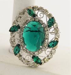 Green Oval Pin Pendant