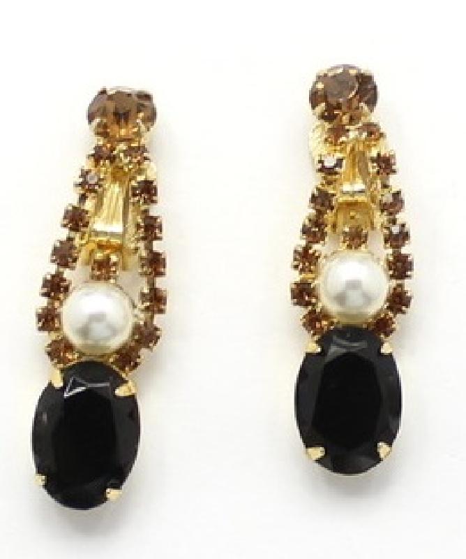 Front view of Topaz Oval Pearl Earrings Clip