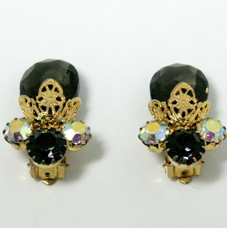 Front view of Gray (black Diamond) Pear Earrings Clip
