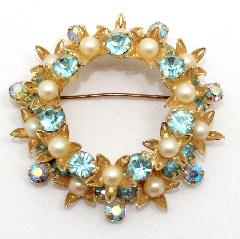 Blue Chatons Only Pearl Brooch
