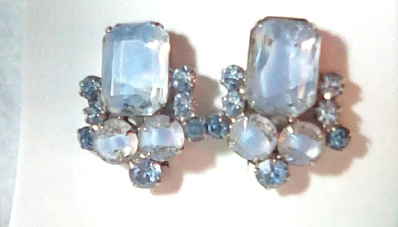Front view of Blue Emerald Cut Givre Earrings Clip