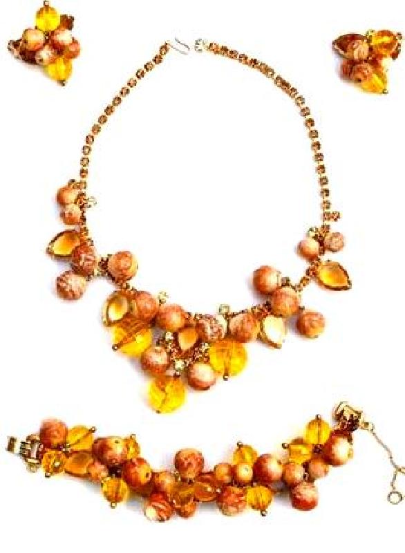 Front view of Topaz Pear Bracelet 5 Link