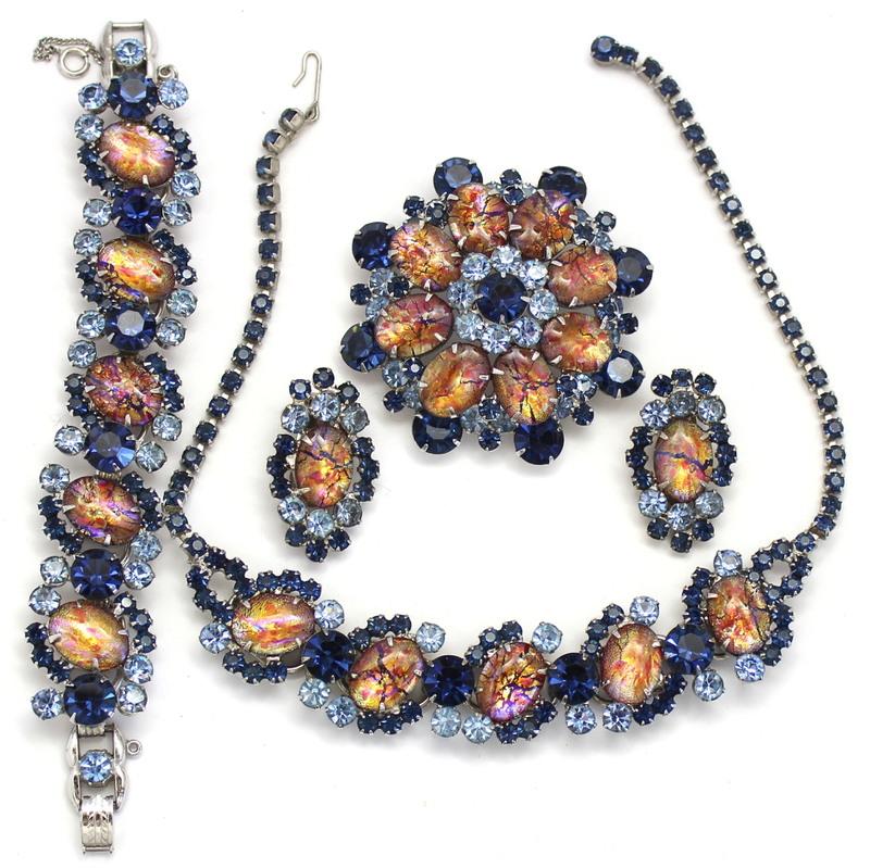 Front view of Blue Cabochons Multi-Color/Shaded Bracelet 5 Link