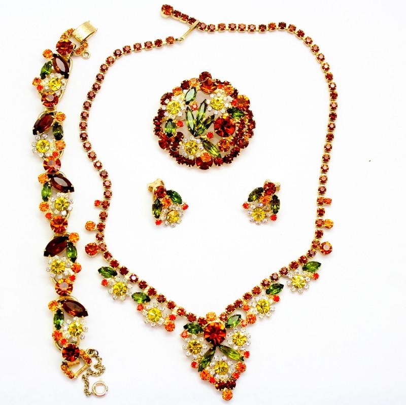 Front view of Fall Navettes Bracelet 5 Link