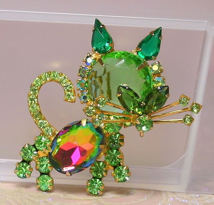 Front view of Green Pear Multi-Color/Shaded Brooch