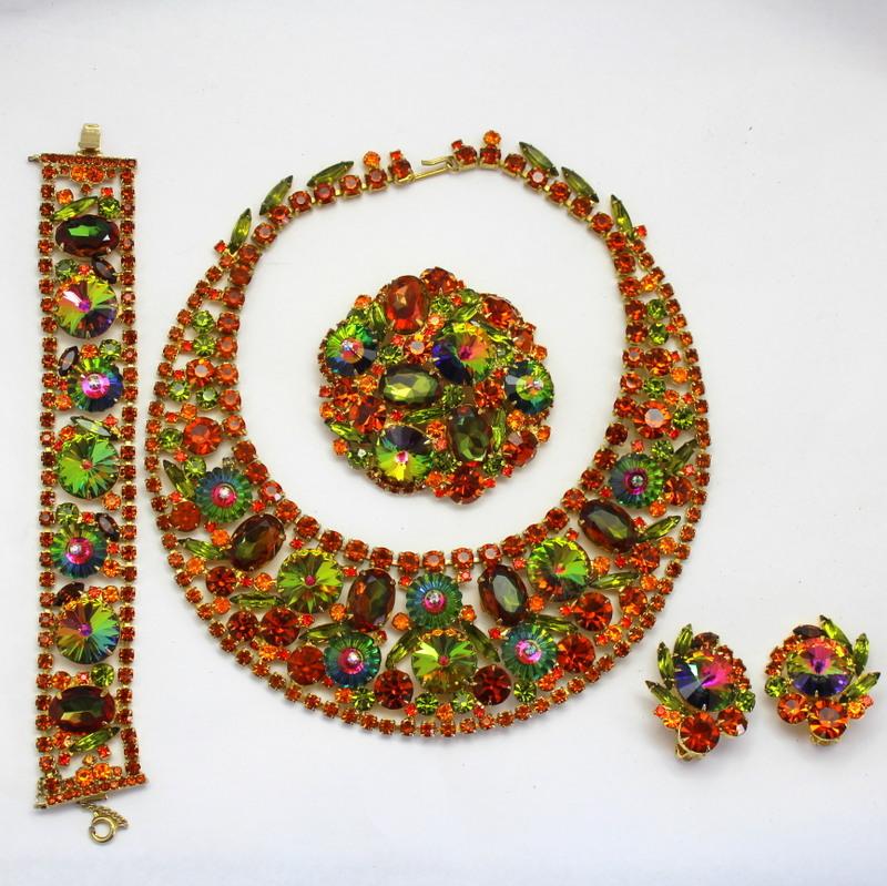Front view of Orange Oval Rivoli/Margarita Bracelet Flat Push In