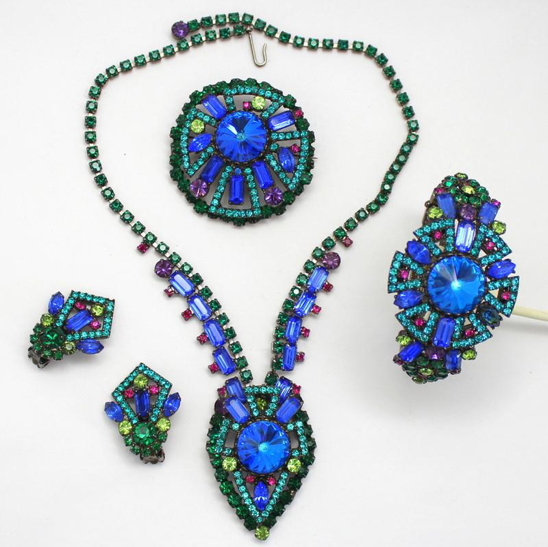 Front view of Blue Baguettes Rivoli/Margarita Bracelet Clamper