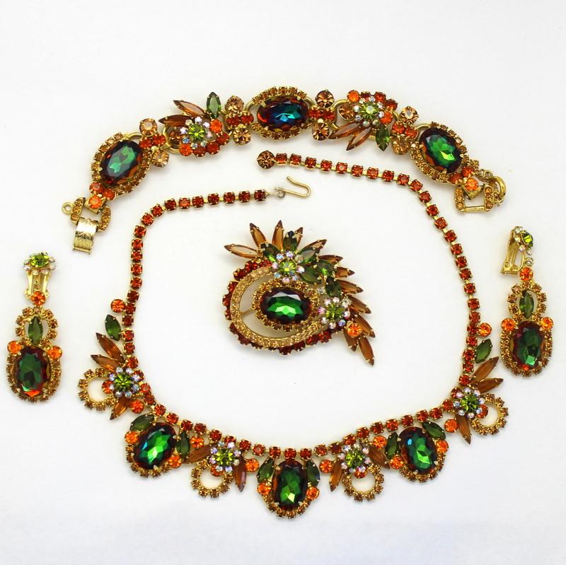 Front view of Fall Oval Multi-Color/Shaded Bracelet 5 Link