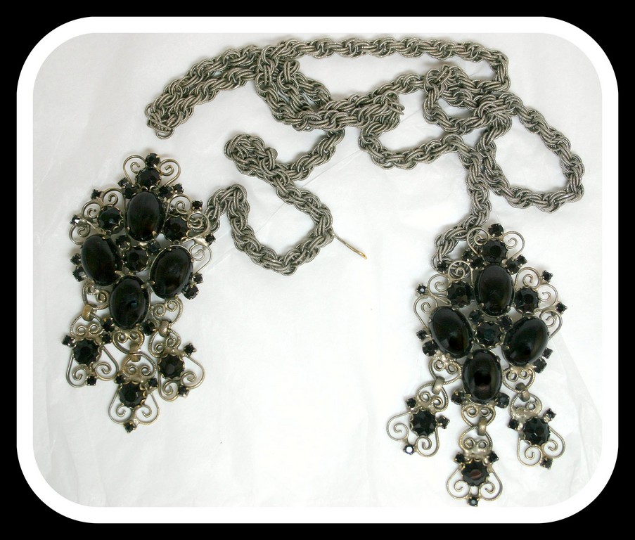 Front view of Black (jet) Cabochons Belt