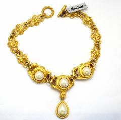 Cabochons Pearl Necklace
